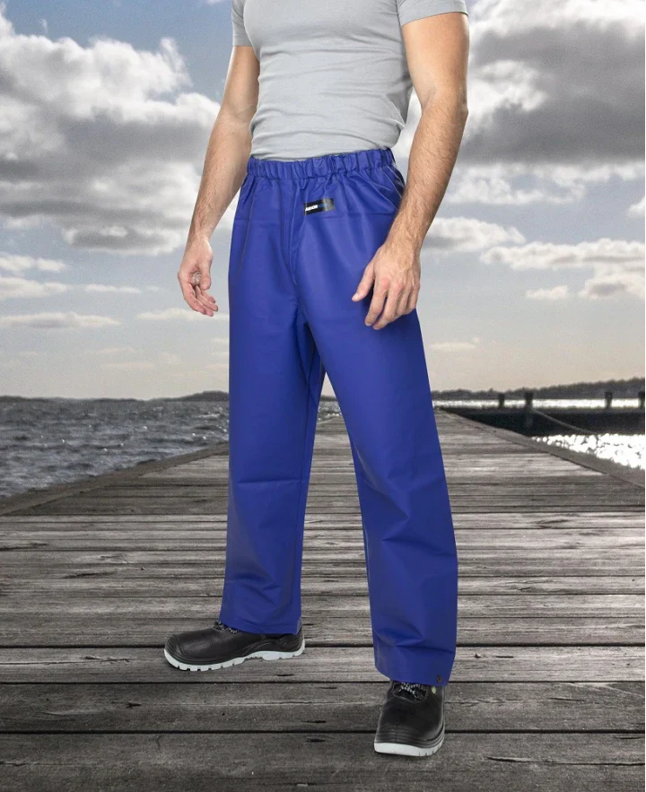 pantaloni impermeabili de ploaie